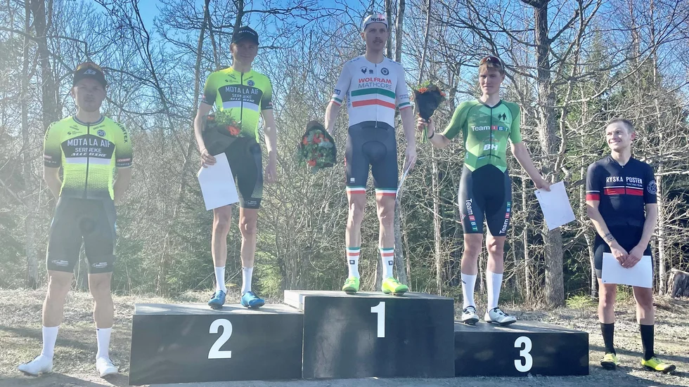 Motala AIF:s Eric Pedersen kom tvåa i Kinnekulleloppet. Hymers Marcus Jansson vann tävlingen över 13,5 mil.