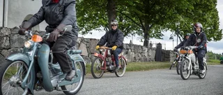 Bildextra: 150 deltog i mopperally