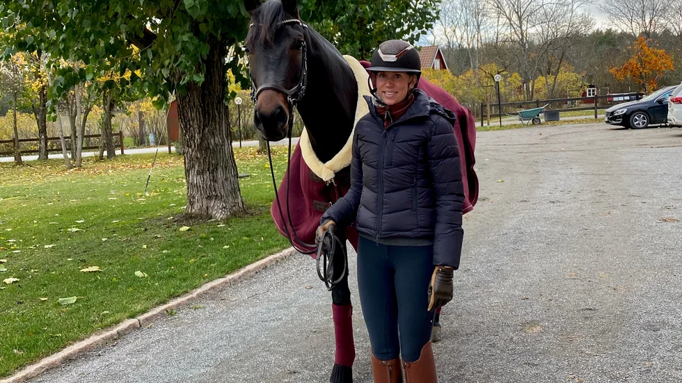 For your eyes only eller Pärlan kallad rakt upp och ned i stallet. Det är en av Nina Hofmann Küppers alla lovande unghästar just nu. "Om jag inte ska vara ödmjuk så måste jag säga att alla är wow-ämnen" säger hon.
