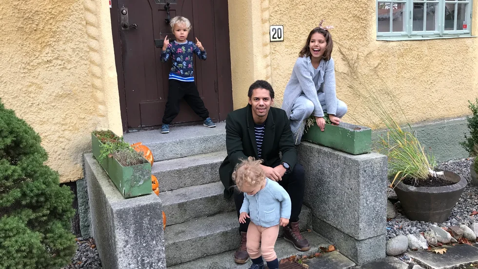 Gustaf Elbander med barnen Kerstin, Pelle och Maj. 
