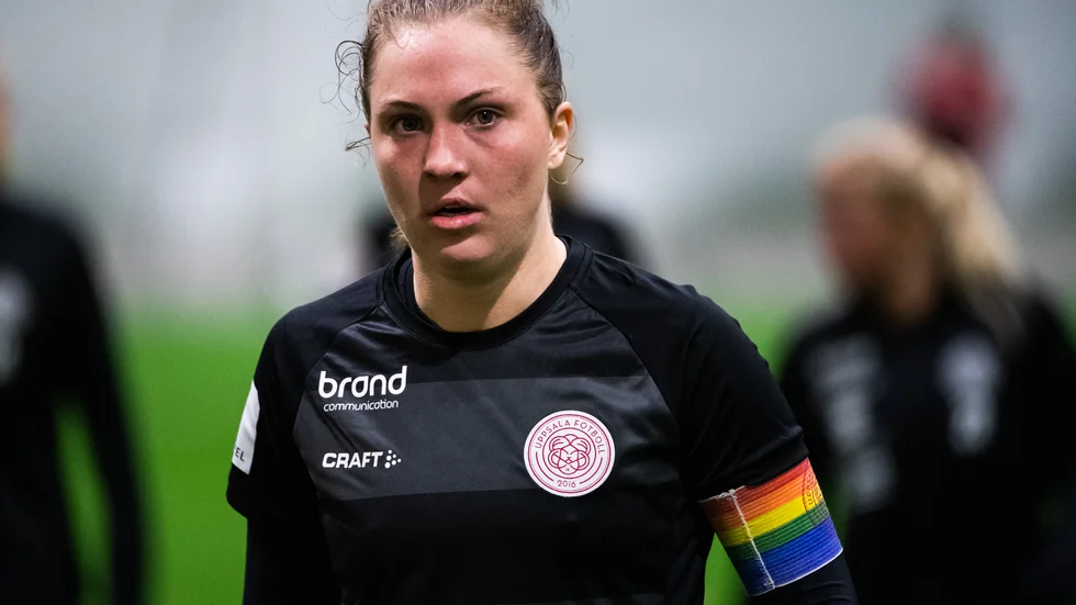 Märta Säfström som lagkapten för Uppsala i cupen i våras. 