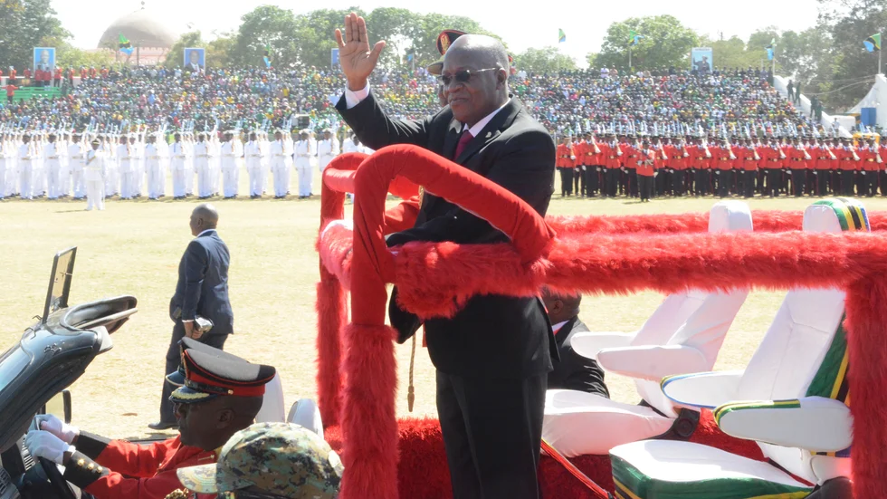 Tanzanias president John Magufuli svärs in efter ett omstritt val som lett till protester och gripanden. Arkivbild.