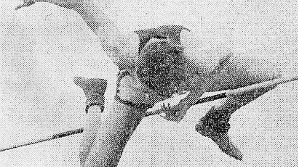 Här går Greger Lindström, som 18-åring 1960, över två meter för första gången. Som den förste i Norrland. 