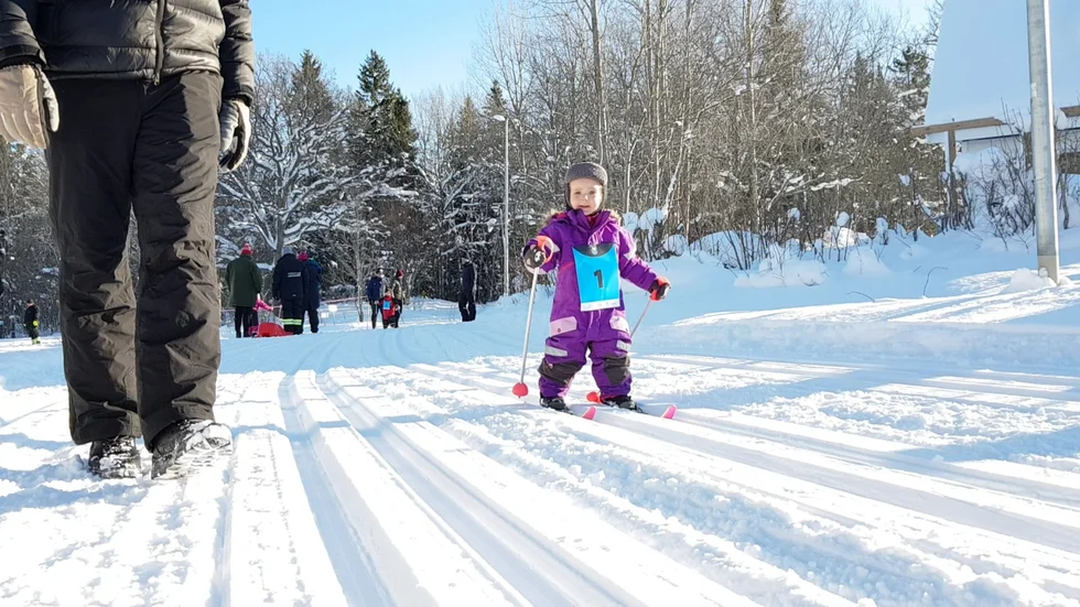 Ottilia Burman på väg mot mål i Barnens Vasalopp i Österbybruk.