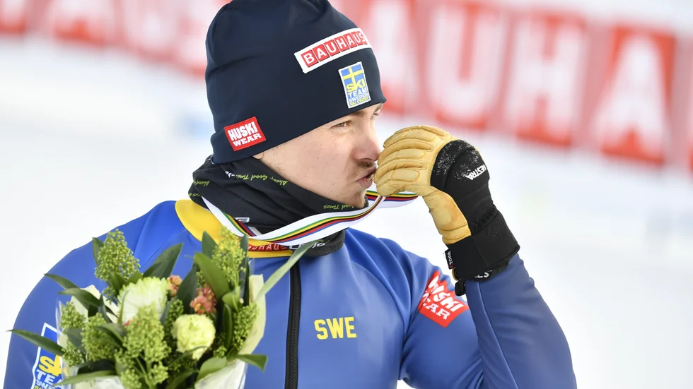 Erik Mobärg med VM-bronset.