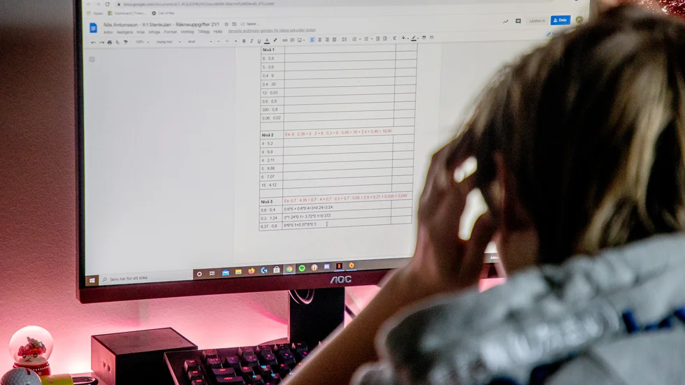Distansundervisning på högstadiet är inget önskvärt, enligt grundskolechef Jörgen Norström, men frånvaron har inte ökat bland eleverna på distans.