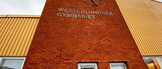 Läcka på Westerlundska - 20 kubik vatten under golvet