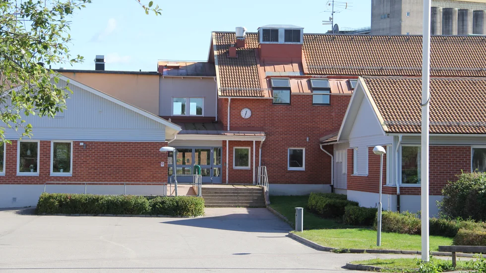 Heby kommun satsar över fyra miljoner kronor på ett närvaroteam, som ska jobba uppsökande med elever som inte kommer till skolan. På bilden syns Heby skola.