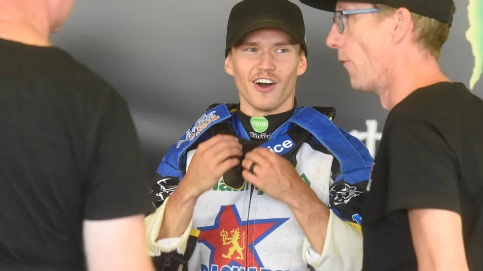 Nöjd. Oliver Berntzon fick en bra start på säsongen, då han körde in 12 poäng i ligapremiären i Polen. 