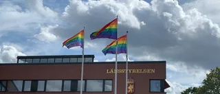 Länsstyrelsen flaggar för lika värde och rättigheter