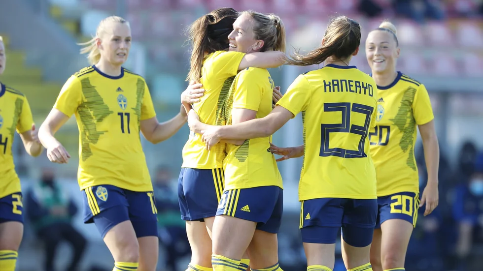 Svenskjubel på Malta efter Kosovare Asllanis 1–0-mål. LFC-bekantingen var tillbaka efter hjärnskakning.