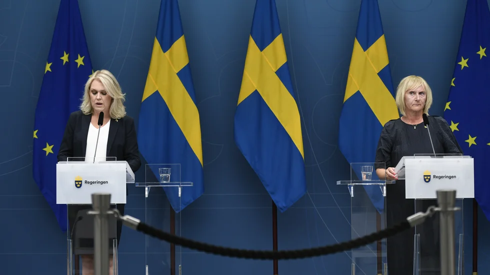 Socialminister Lena Hallengren och civilminister Lena Micko Arkivbild.