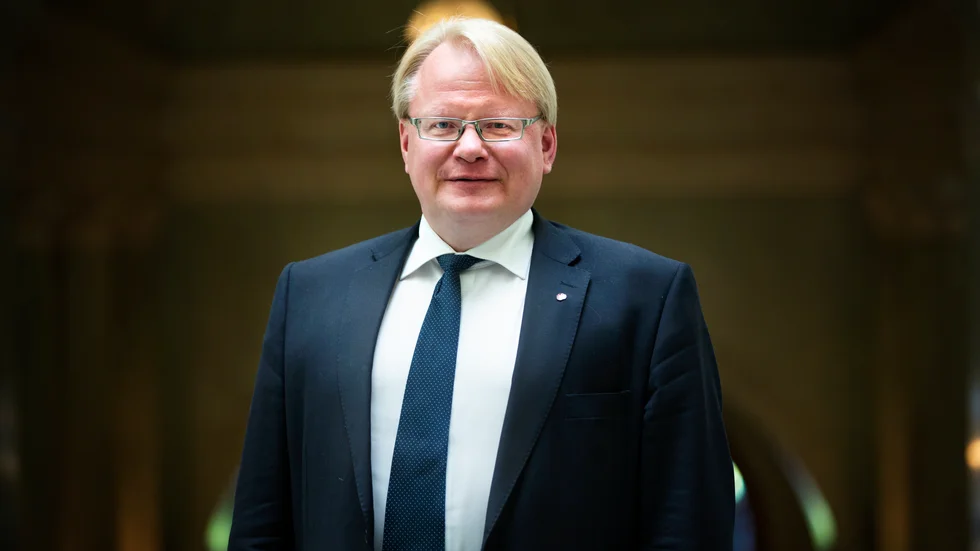 Försvarsminister Peter Hultqvist (S), befriande tydlig och rak. 