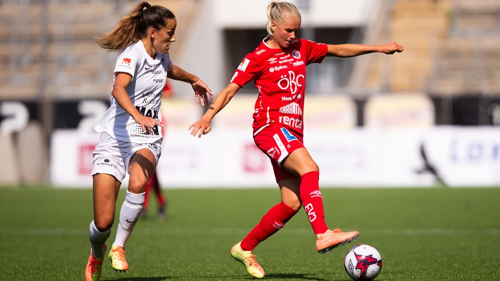 Anna Oscarsson till vänster.