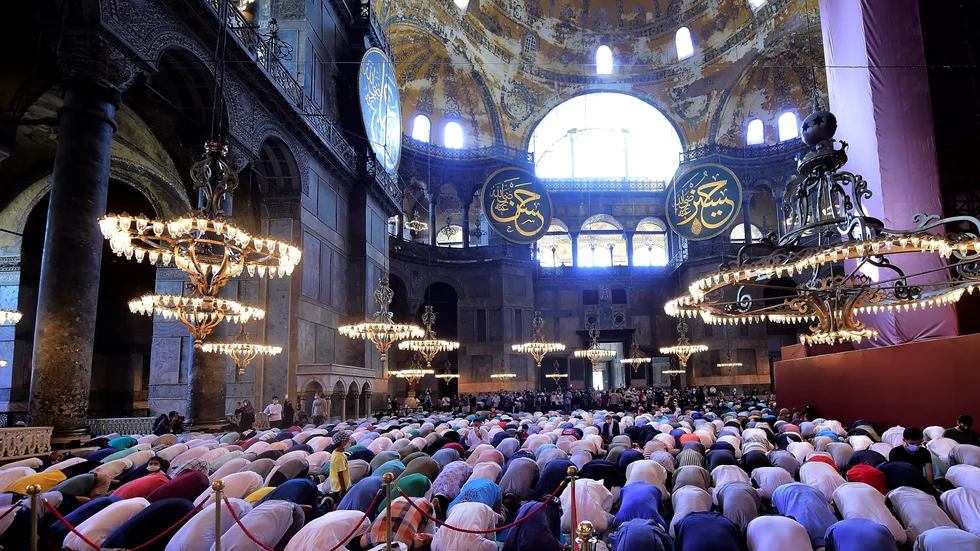 President Erdogan har gjort om den historiska katedralen Hagia Sofia i Istanbul till moské.