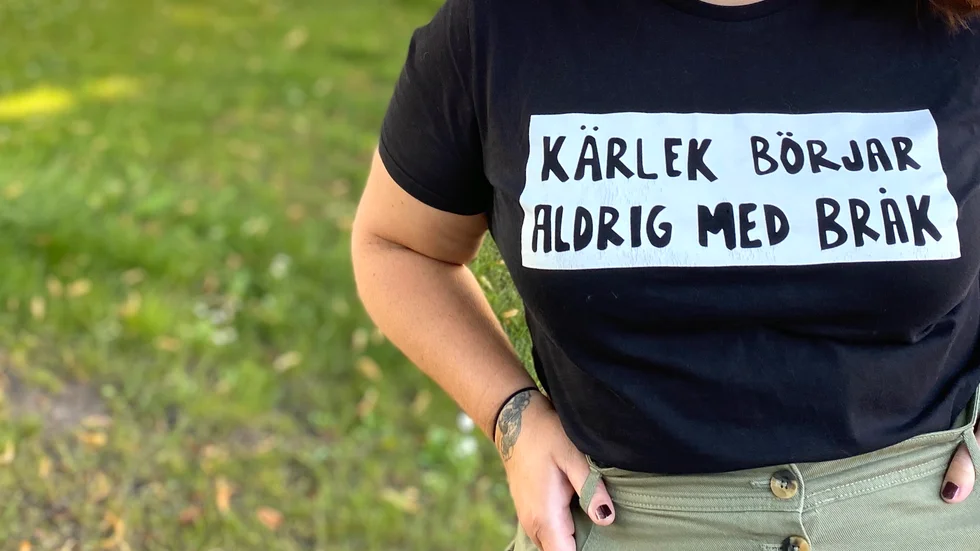 Jag vill att ni ska veta att kvinnomisshandel finns i alla samhällsklasser, nationaliteter och yrkesgrupper, skriver signaturen "Fri och lycklig".