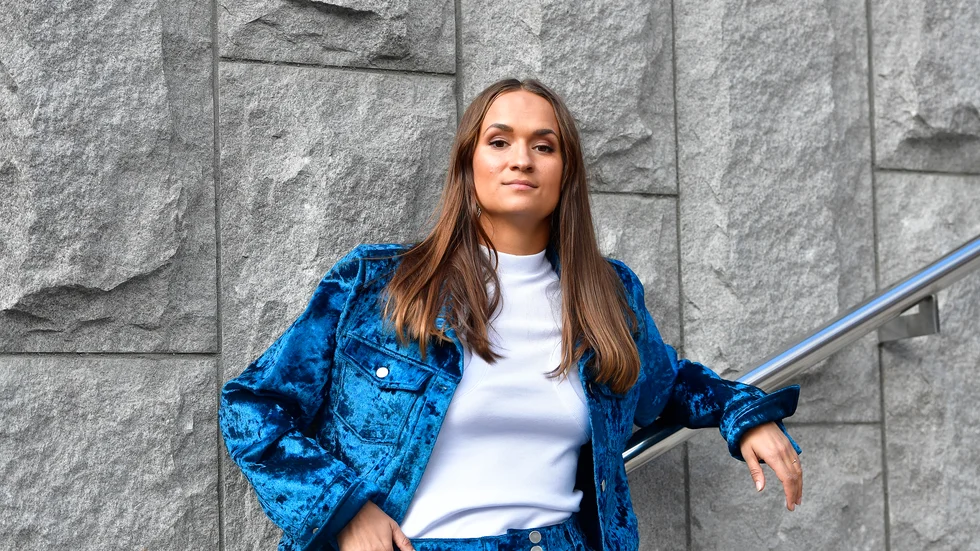 Bianca Kronlöf spelar en tystlåten skoterförare i "Den längsta dagen". Arkivbild.