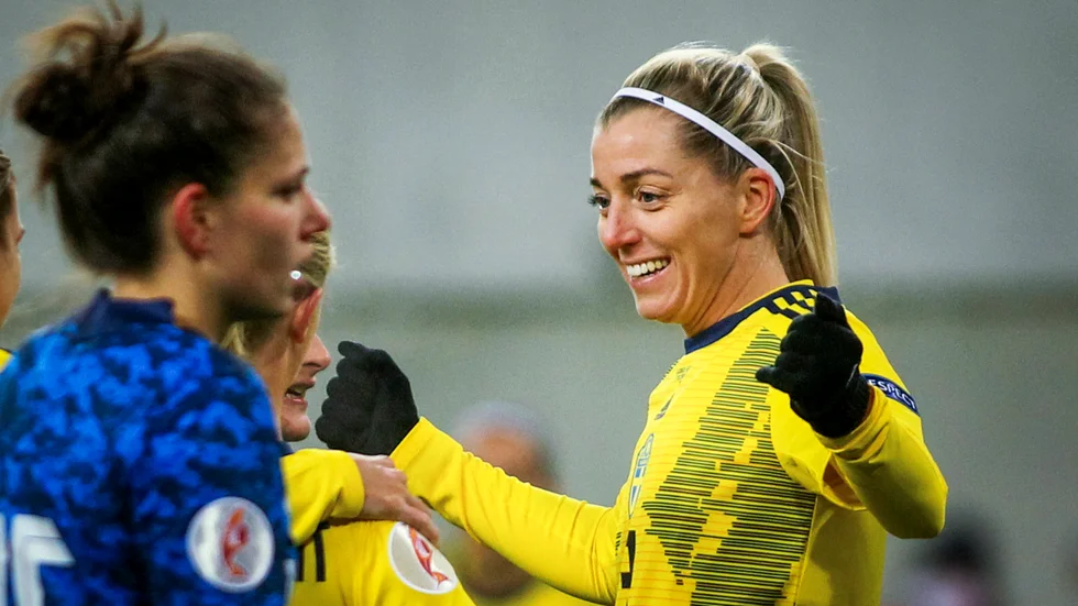 Svenska landslagsmittbacken Linda Sembrant hoppas att hennes Juventus ska kunna skrälla mot storfavoriten Lyon i Champions League. Arkivbild.