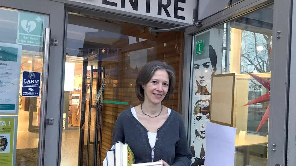 Som vanligt många deckare, men kanske mer feelgood i år, och fakta om svenska fjällen och klimatsmart odling. Bibliotekarie Anna Corlin ser att 2020 sticker ut lite även i topplistorna av låneböcker.