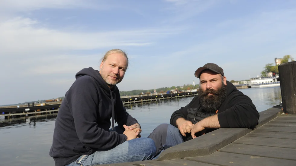 Martin Emtenäs och Markus Nord har samarbetat tidigare, men höstdagarna i Småland bjöd på behagligare temperaturer än när de filmade under vattnet sist.