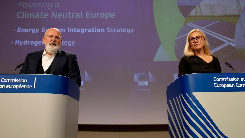 EU-kommissionens klimatgeneral Frans Timmermans och energikommissionären Kadri Simson presenterar förslaget om skärpta klimatmål i EU till år 2030.