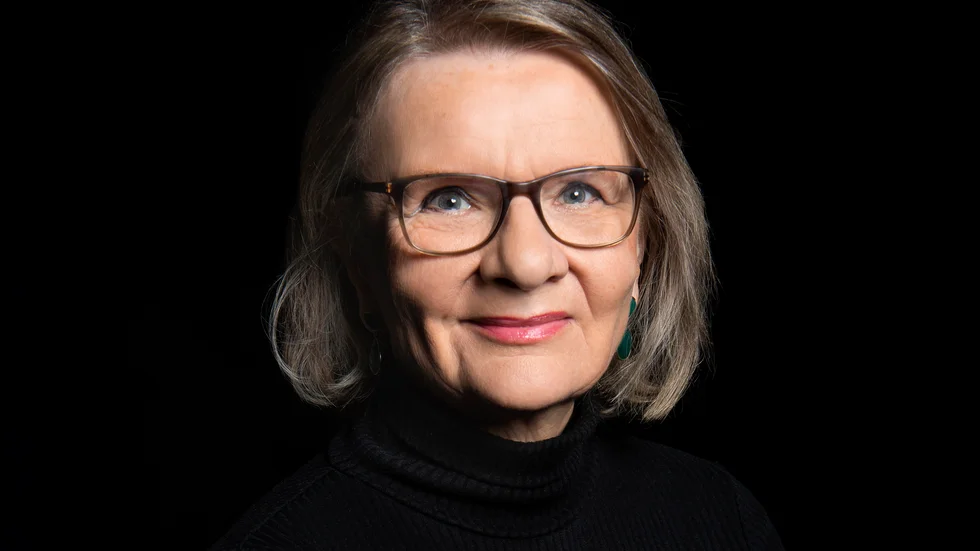 "Den engagerar mig som läsare", skriver recensenten Ingemar Nilsson om Aino Trosells "Gränsmark".