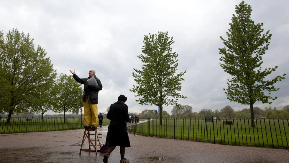 Speakers corner är en bra skildring av yttrandefriheten. Du får säga vad du vill men kan inte kräva att nån lyssnar.