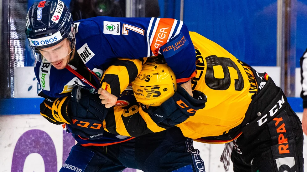 Hardy Häman Aktell och Darren Nowick hamnade i bråk  och fick båda matchstraff.