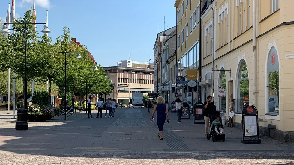 Katrineholm är en krympande kommun. Kommunen behöver nu inse detta. 