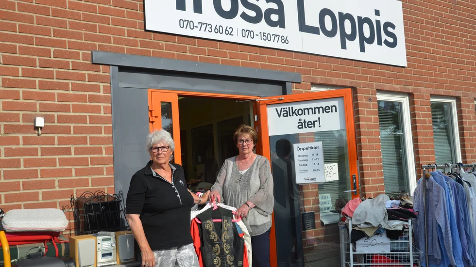Systrarna Monica Doverhagen och Vivianne Johansson har drivit sin loppisverksamhet i ett och ett halvt år.  