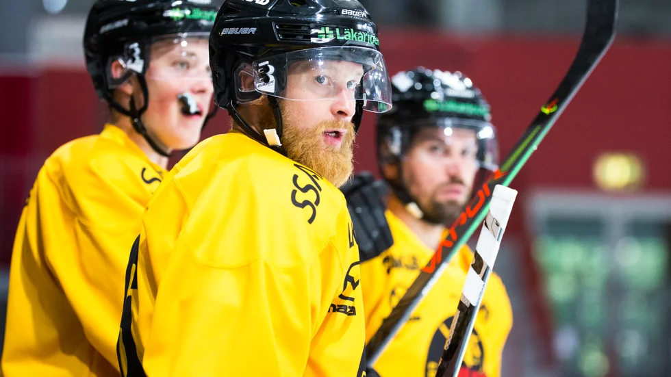 Linus Klasen, Noel Gunler och Niklas Olausson bildar en högintressant kedja. Under internmatchen så gjorde de deras första byten tillsammans.