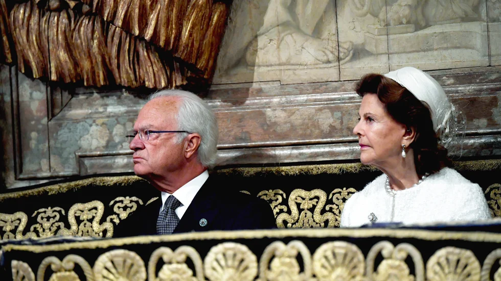 Kung Carl Gustaf och drottning Silvia i Storkyrkan för att delta i gudstjänsten inför riksmötets öppnande.