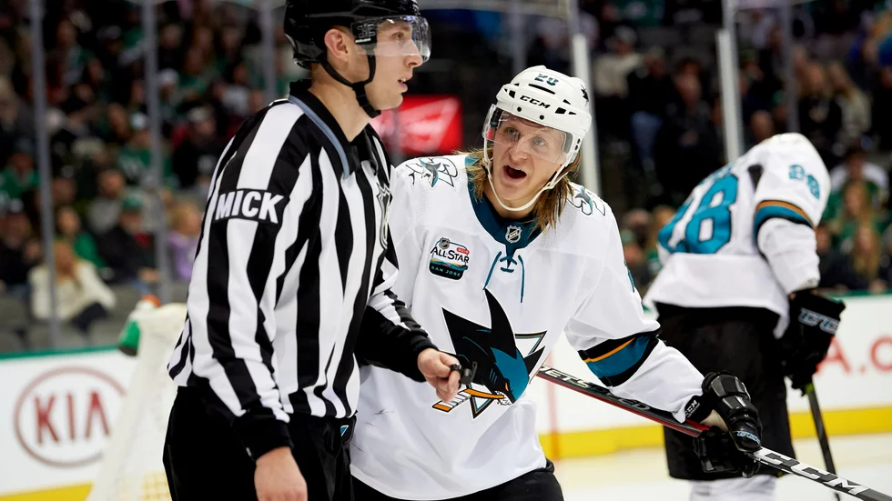 Från haj till häst. San Jose Sharks Marcus Sörensen återfinns i Vita Hästen i starten av hockeyallsvenskan. Han är en av flera NHL-svenskar som väljer att inleda säsongen i den svenska andraligan. Arkivbild.