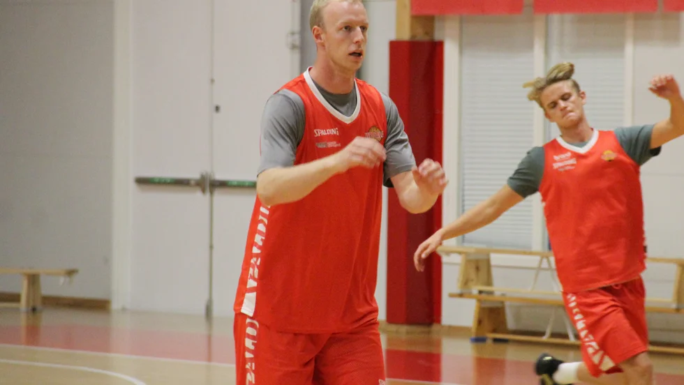 Henrik Jädersten har hunnit med att spela fyra träningsmatcher för KFUM Uppsala Basket under försäsongen.