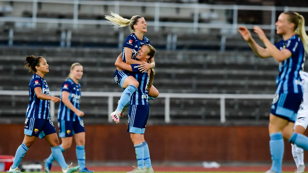 Djurgårdens Olivia Schough måljublar. Arkivbild.