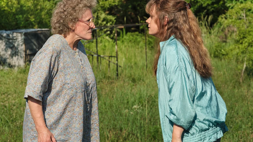 Glenn Close och Amy Adams spelar två av rollerna i "Hillbilly elegy", som ligger på Netflix. Pressbild.