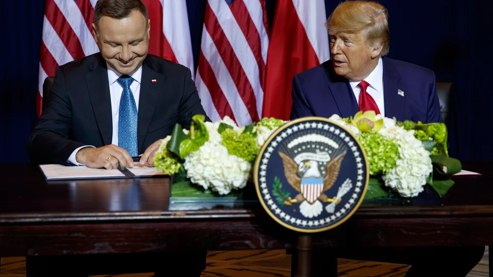 Favoriserad av Trump. Polens president Duda. Men när Trump fallit kan de styrande i Polen inte längre räkna med stöd från USA för det planerade slaget mot de fria medierna i Polen. 