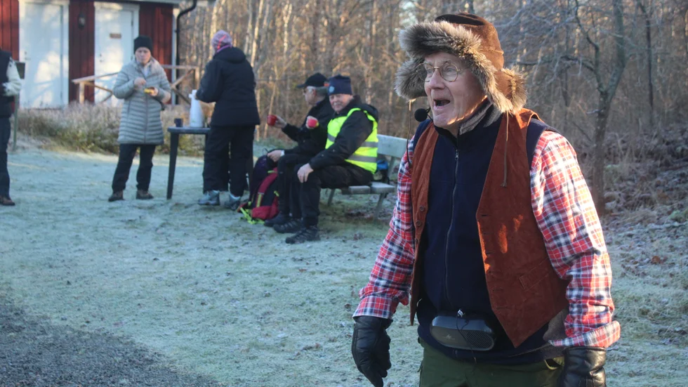 Gamle revyräven Arne Dagmalm var hemlig underhållare i Lunddalen och bjöd på en härlig liten show.