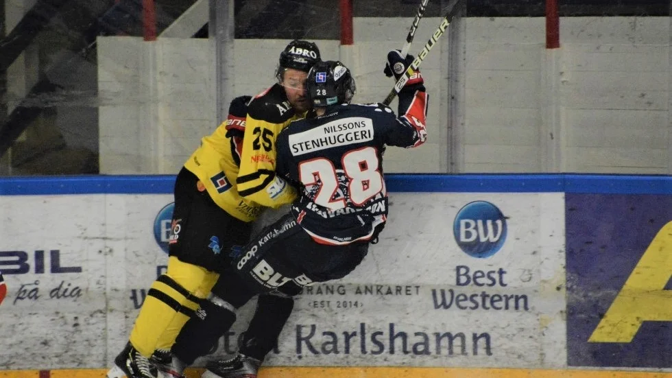VH:s Linus Ljung och Mörrums Adam Ingvarsson senast lagen möttes. Räkna med att det smäller på onsdag igen. 