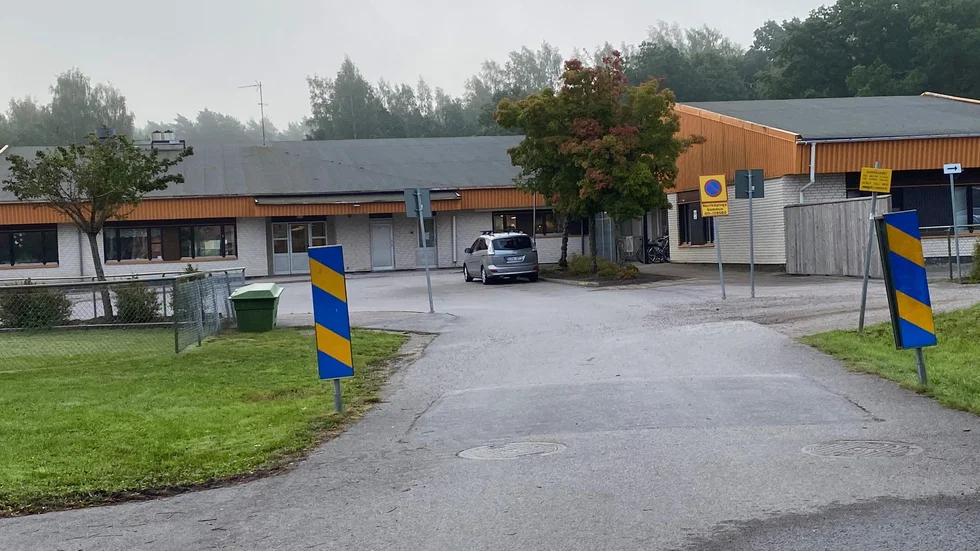 På onsdagsmorgonen var det lugnt vid Tamburinens skola  där den misstänkta skottlossningen inträffat.