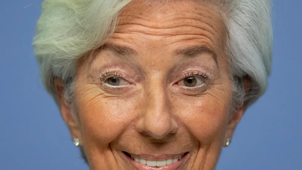 ECB-chefen Christine Lagarde väntas trots negativ inflation och en trög återhämtning efter BNP-kollapsen i andra kvartalet avvakta med nya stimulansåtgärder till decembermötet. Arkivbild.