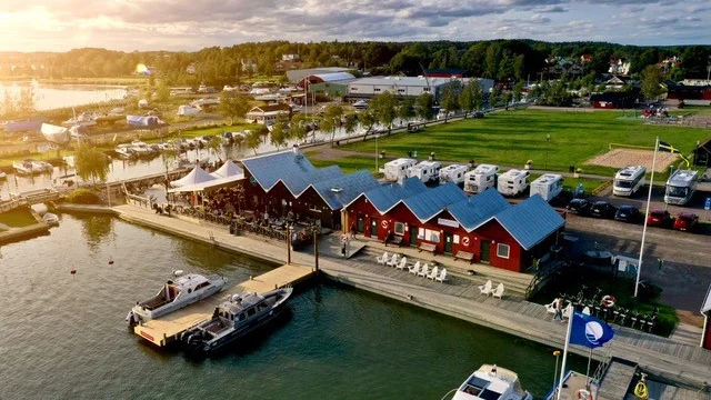 Under sommaren är Trosa gästhamn rätt ställe att synas på för Didriksons. 