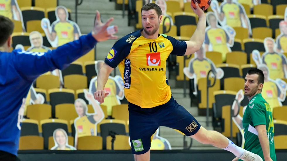 Högersexan Niclas Ekberg trivdes i sin comeback i landslaget när Sverige mötte Montenegro i EM-kvalet i Lund.