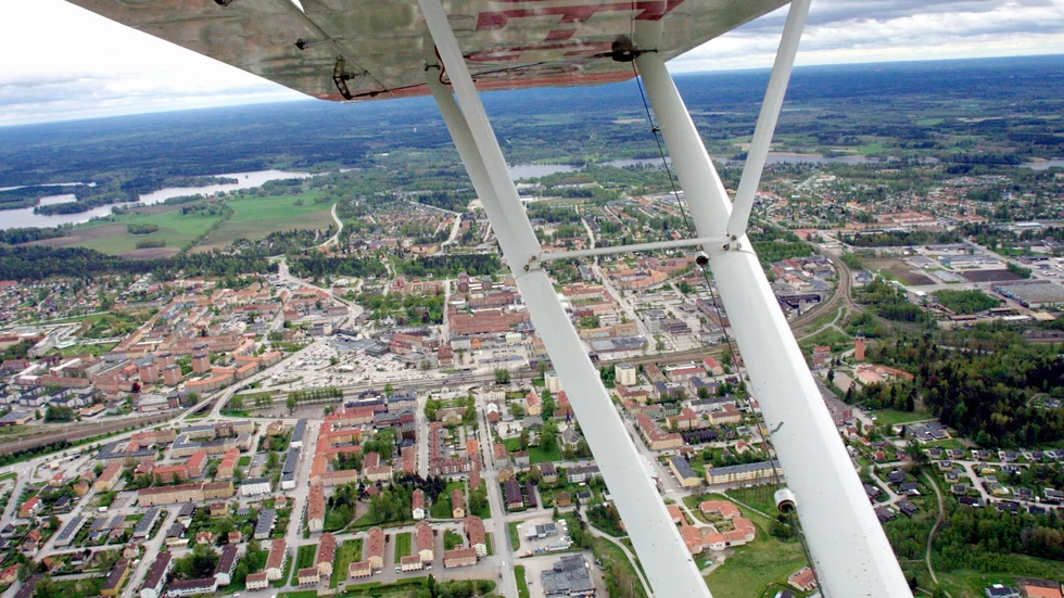 De kommande nätterna kommer ett flygplan med värmekamera att flyga fram och tillbaka över Katrineholm, för att se över fjärrvärmenätet.