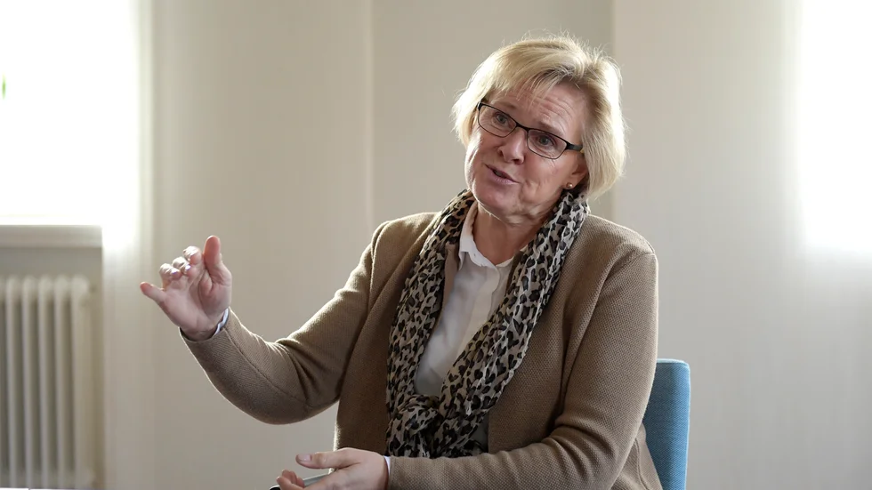 Riksåklagaren Petra Lundh flaggar för att fler åklagare behövs. Inför 2022 har åklagarmyndigheten begärt 186 miljoner kronor mer, jämfört med 2021.