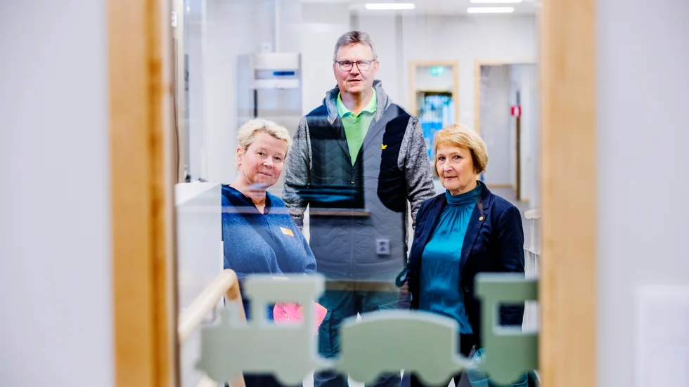 Nu är Berget klart, följ med trion på rundvandring i den nya förskolan. Annica Backman, verksamhetschef förskolan, Gunnar Nyman projektledare stadsbyggnadsförvaltningen och rektor Tuula Palo. 