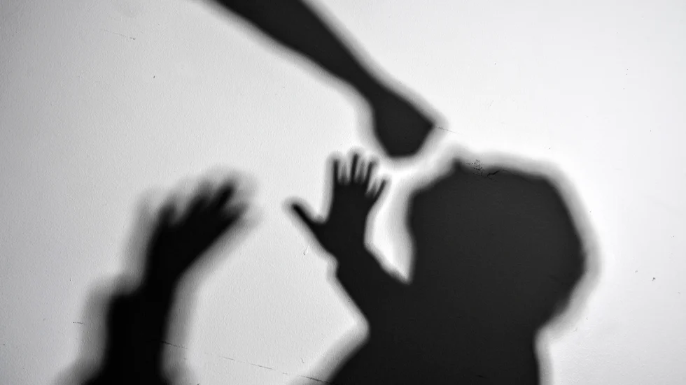 Två fall av misshandel har anmälts till polisen efter den gångna helgen.