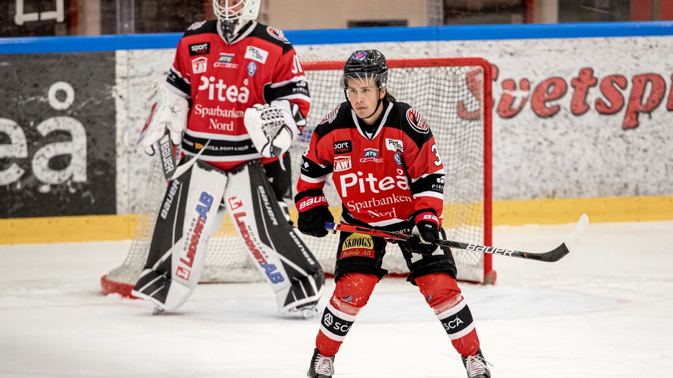 Calle Behm gjorde sina två första mål för säsongen i hockeyettan. (Arkivbild)
