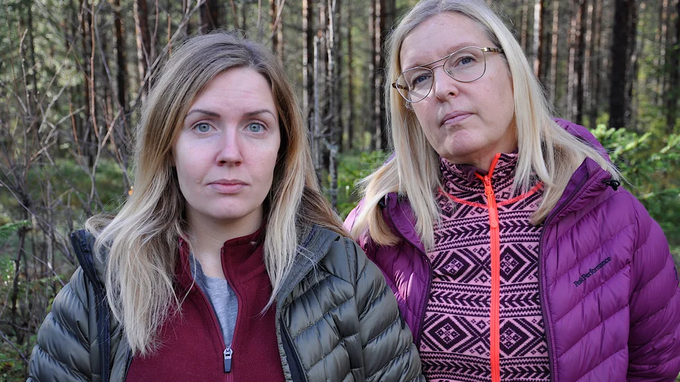 Elina Sundqvist med sin mamma Helena Strömgren, syster till den saknade Mikael Simonsson. " Vi hoppas att helgens sök kan ge något resultat", säger Helena Strömgren.