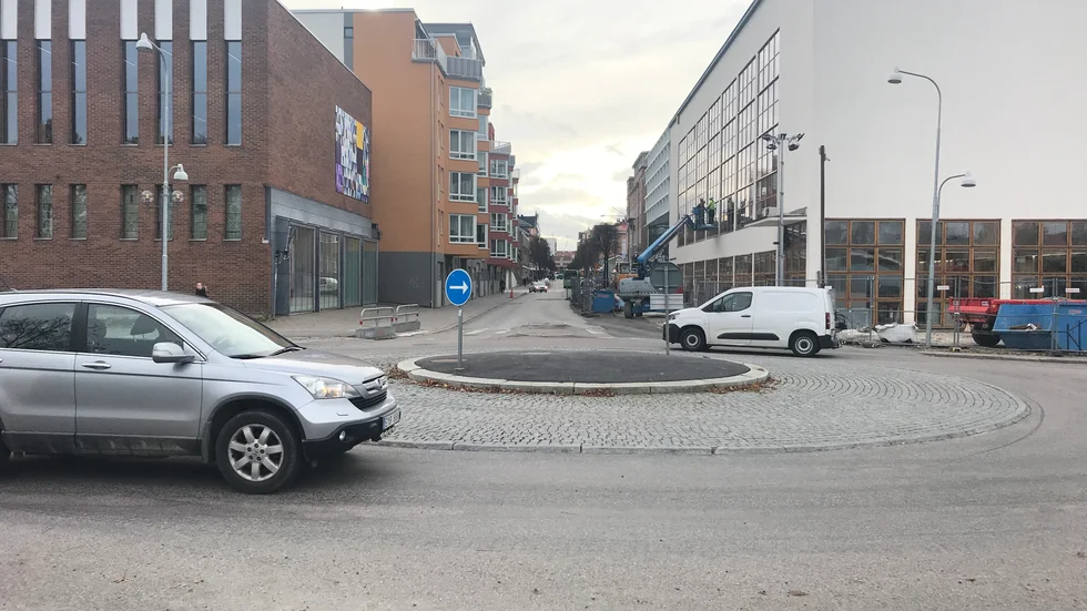 Hur trafikflödena påverkas av de kommande ombyggnaderna i centrum ska nu snabbutredas.